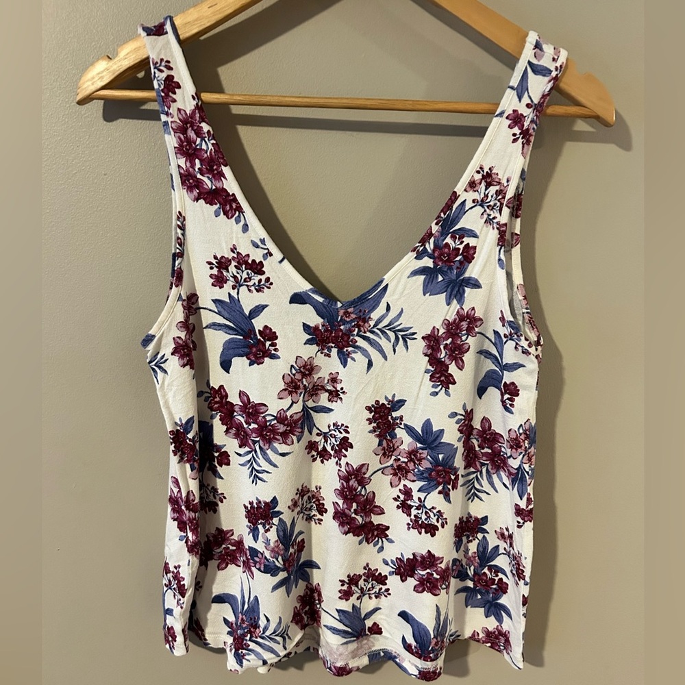AE soft & sexy double v-neck floral tank, size medium